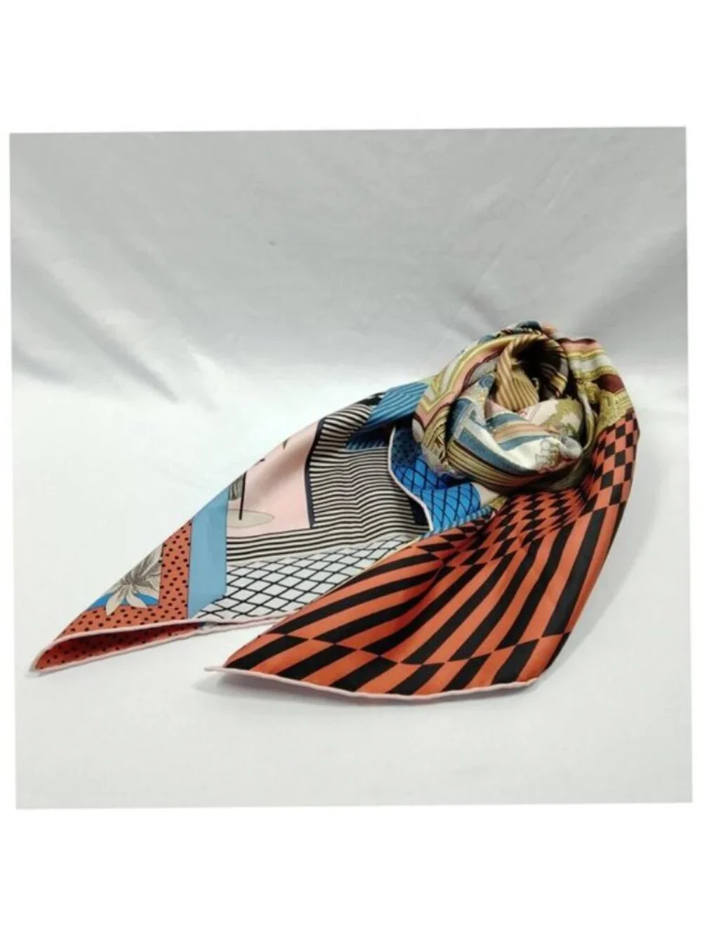 Authentic Hermès Grand Théâtre Nouveau Carré 90 Silk Scarf